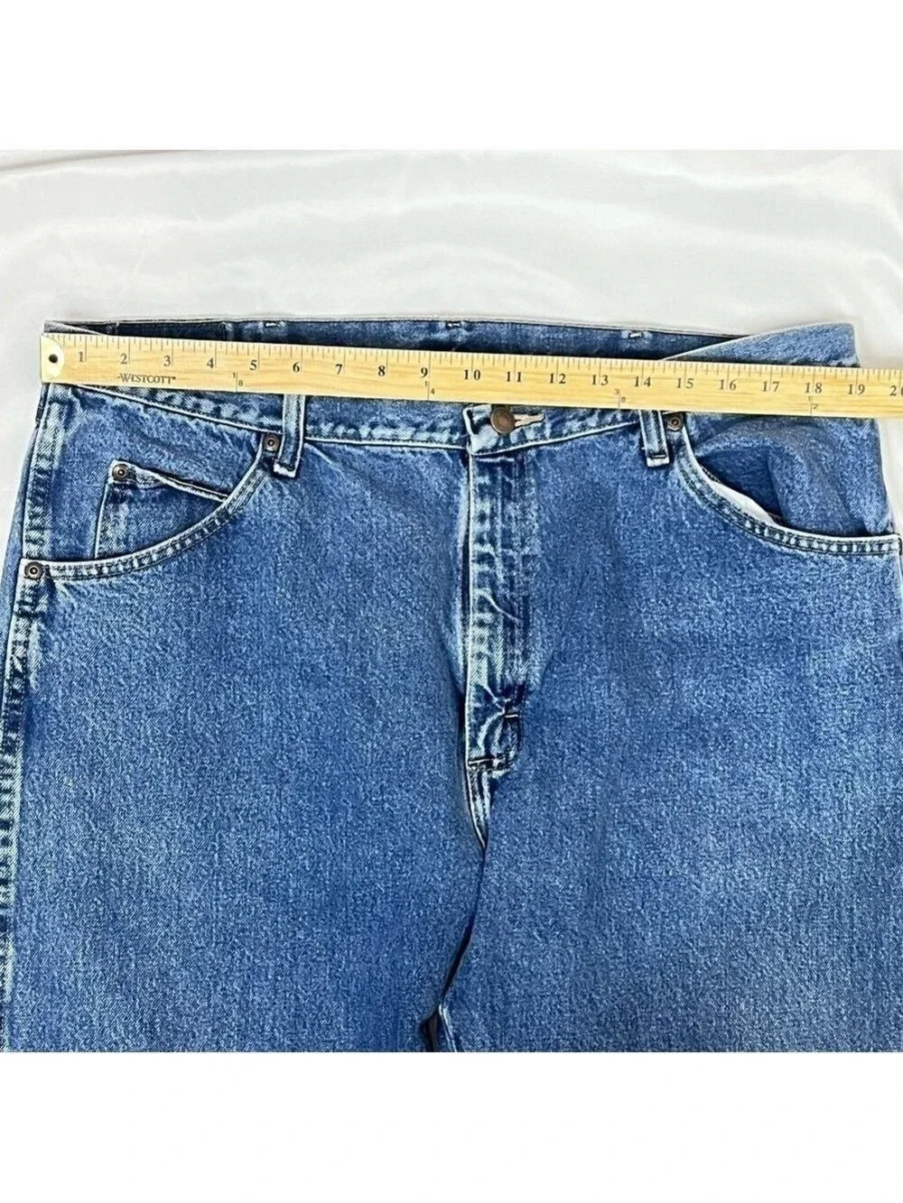 WRANGLER Men's Size 40x30 Regular Fit Straight Leg Denim Jeans
